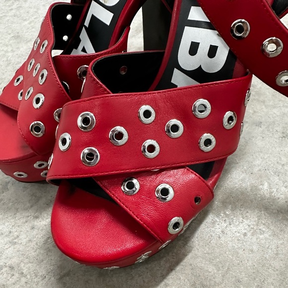 Bimba y Lola Red Leather Platform Pumps Heels with Silver Studs - Picture 5 of 5